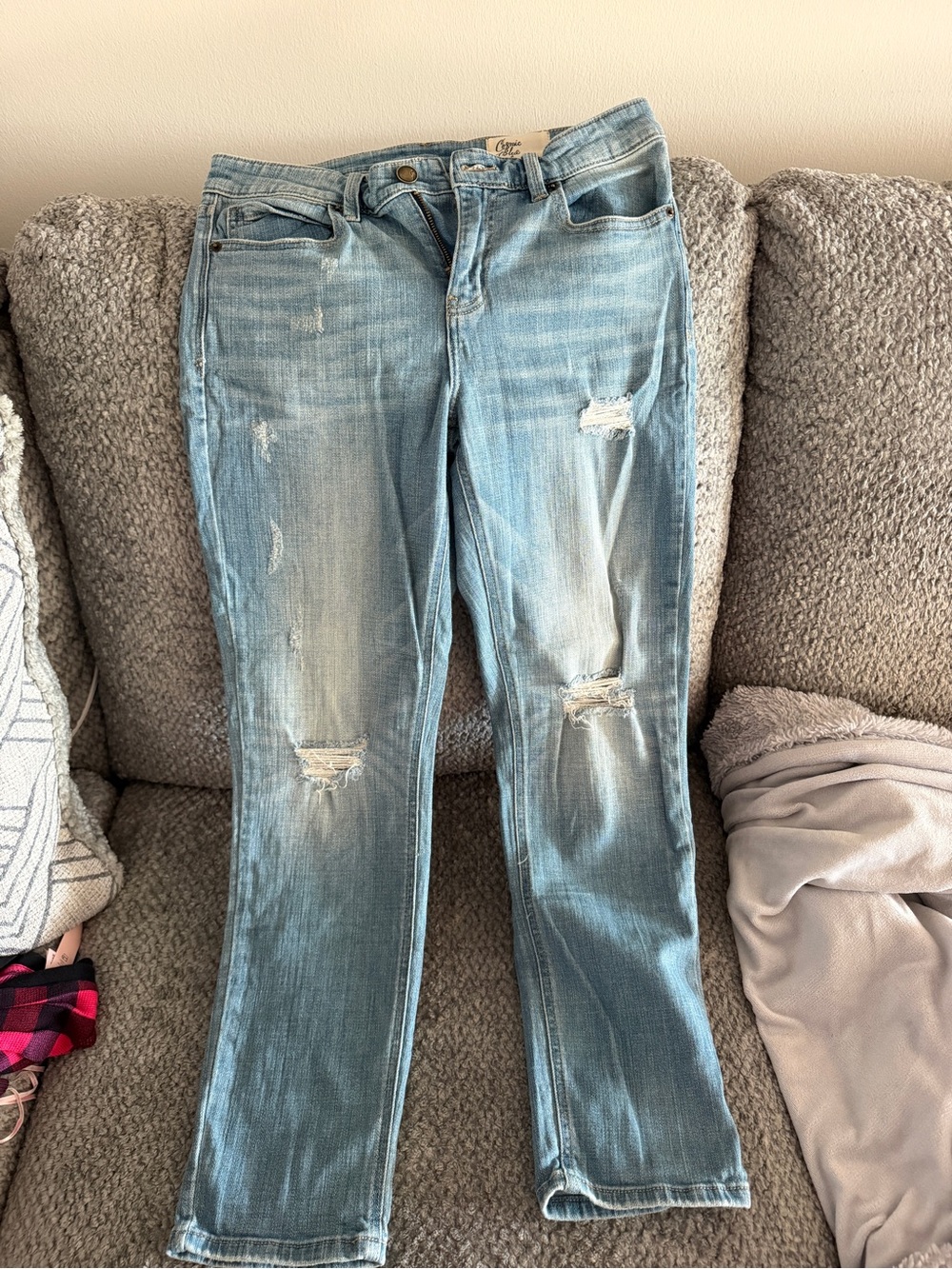 Light Wash Skinny Jeans with Distressed Knees